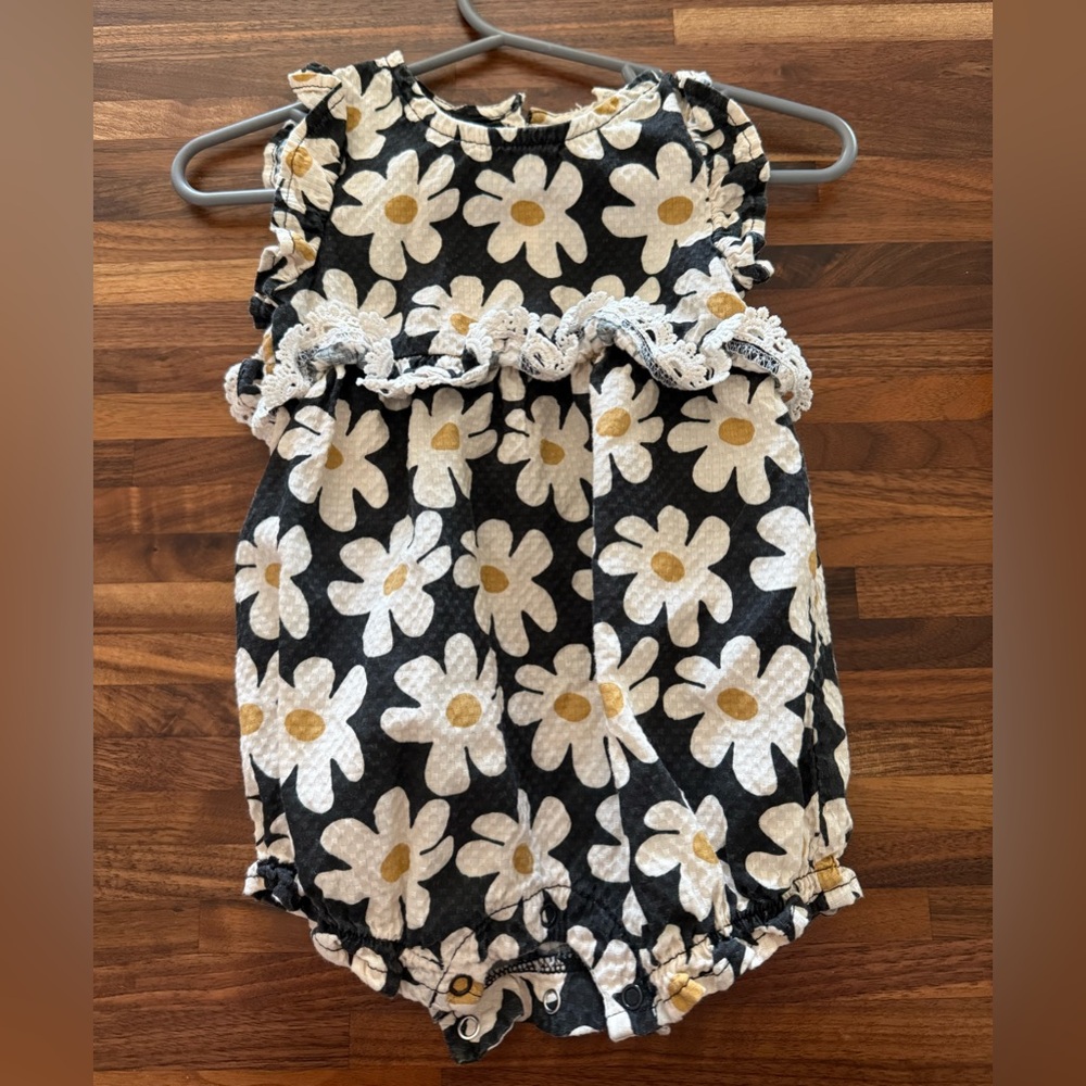 Jessica Simpson daisy romper